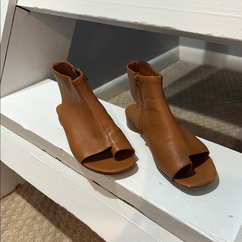 Women's Tan Leather Sandals